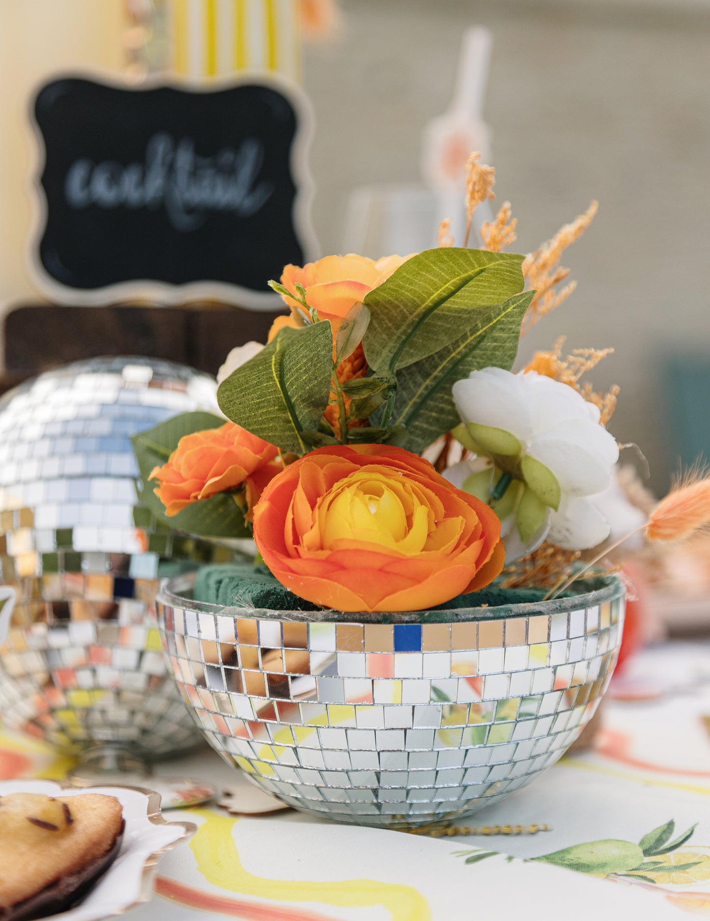 Függőző tükrös üveg diszkógömb, ezüst, 16cm, rakásolható, diszkó dekoráció