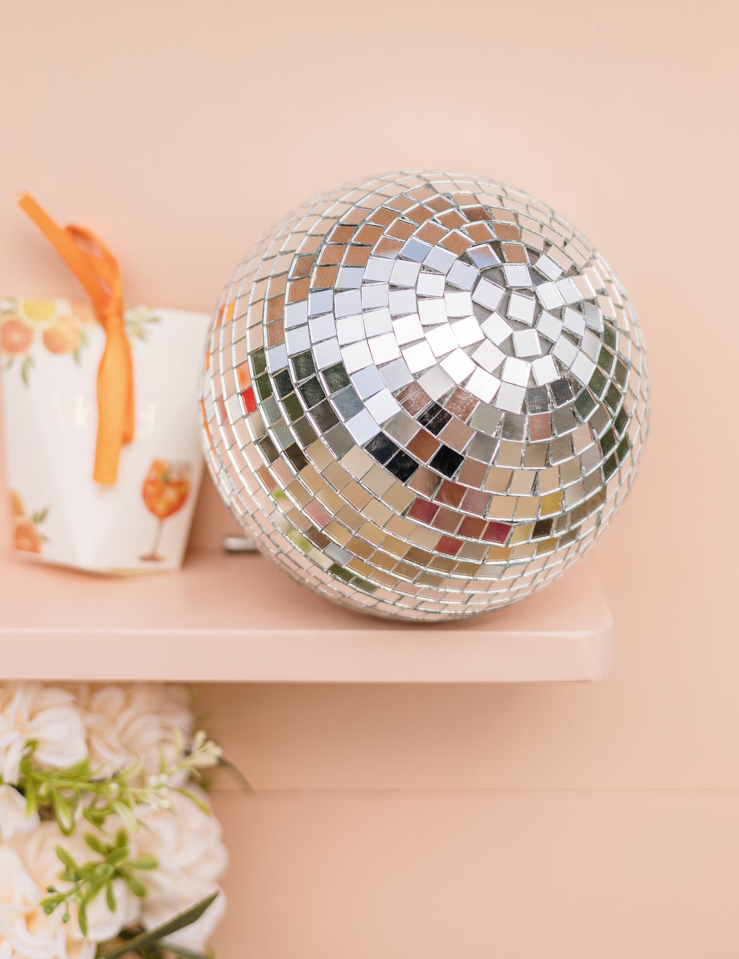 Függőző tükrös üveg diszkógömb, ezüst, 16cm, rakásolható, diszkó dekoráció