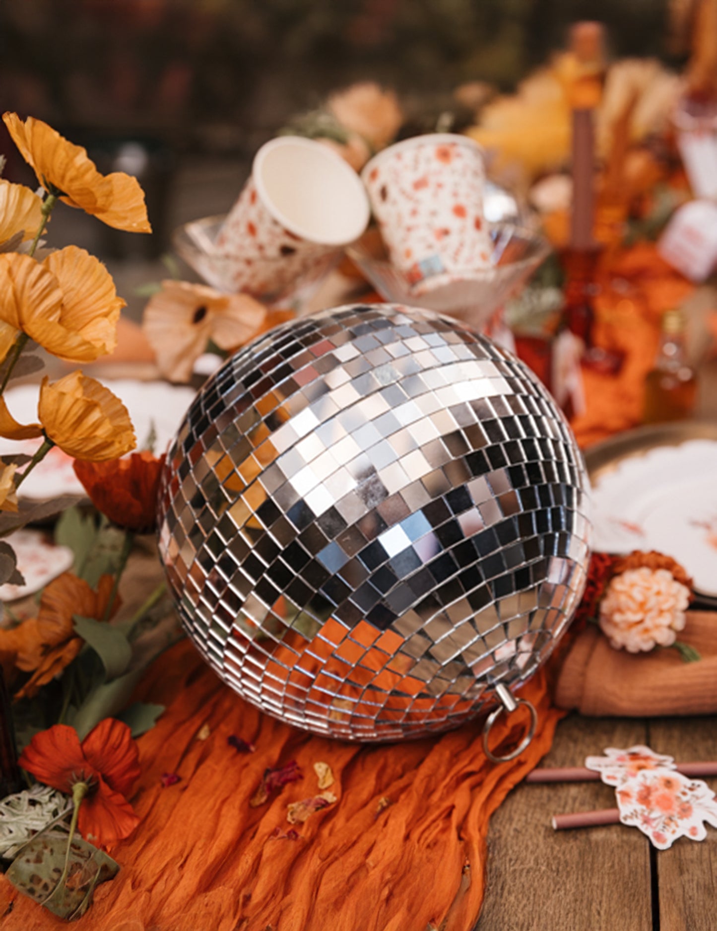 Függőző tükrös üveg diszkógömb, ezüst, 16cm, rakásolható, diszkó dekoráció