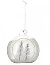 Boule de noël avec sapins polaire en verre givrée