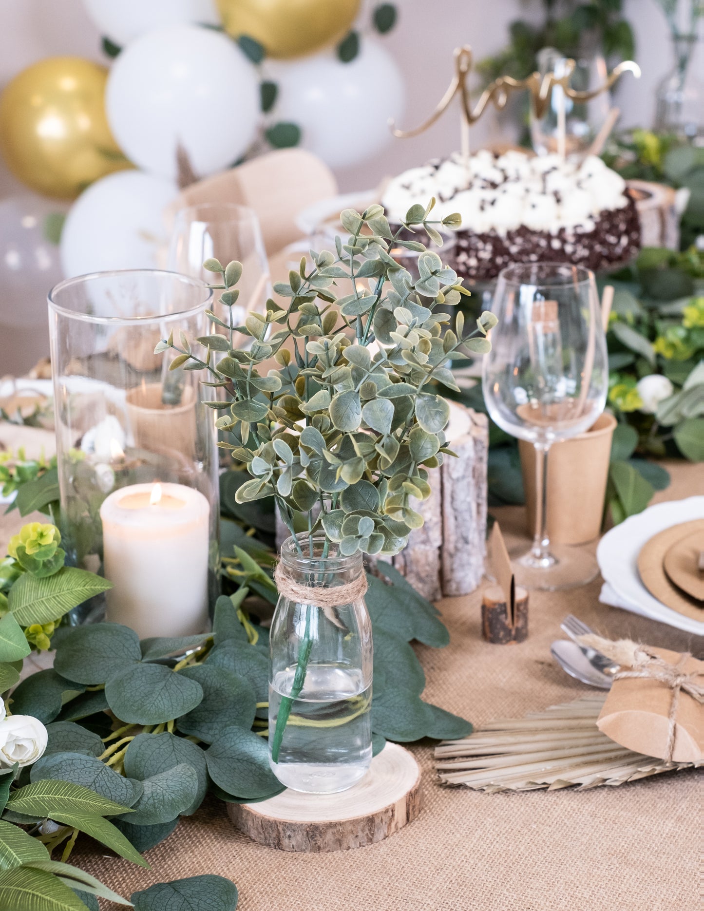 Zöld eukaliptusz levelekből álló csokor 35 cm növényi dekoráció