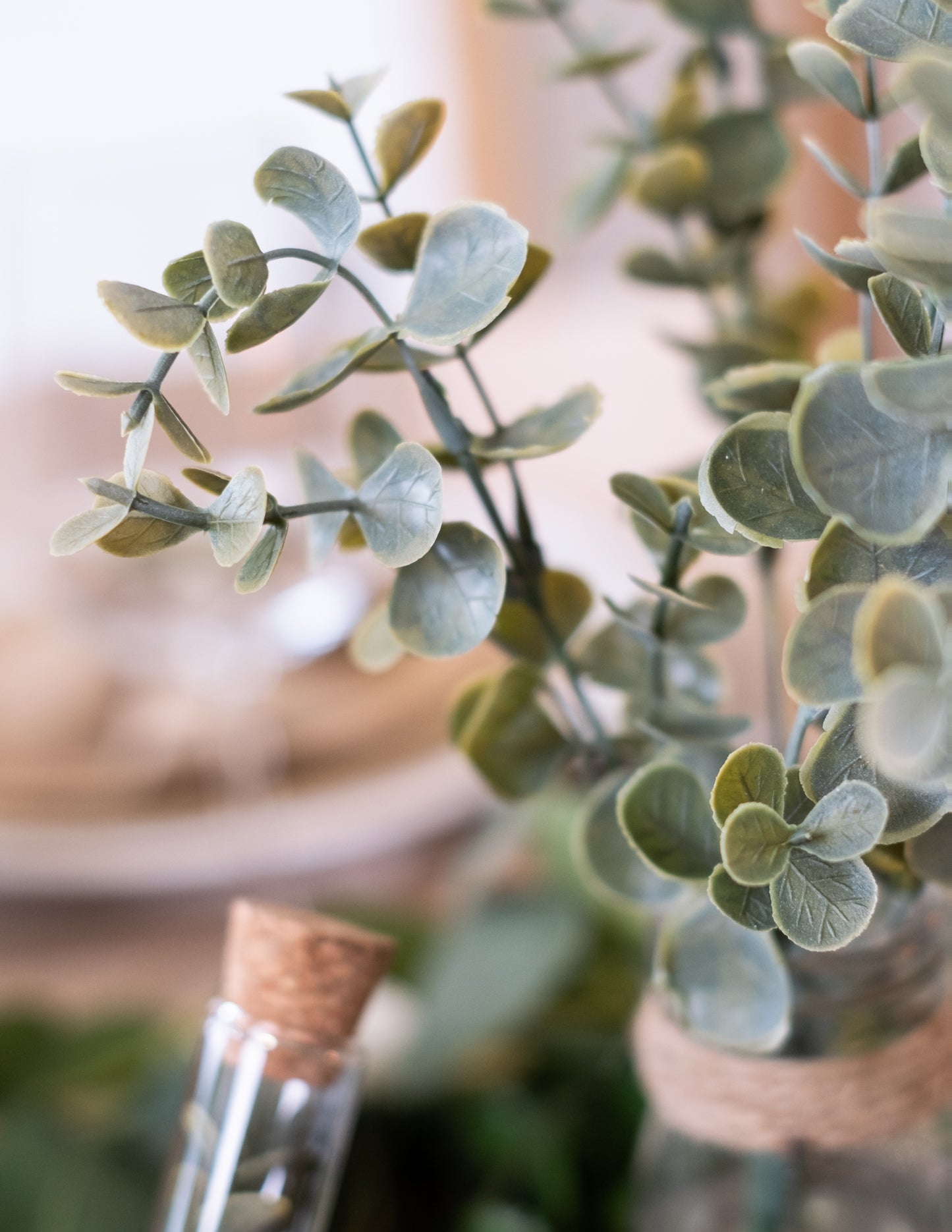 Zöld eukaliptusz levelekből álló csokor 35 cm növényi dekoráció