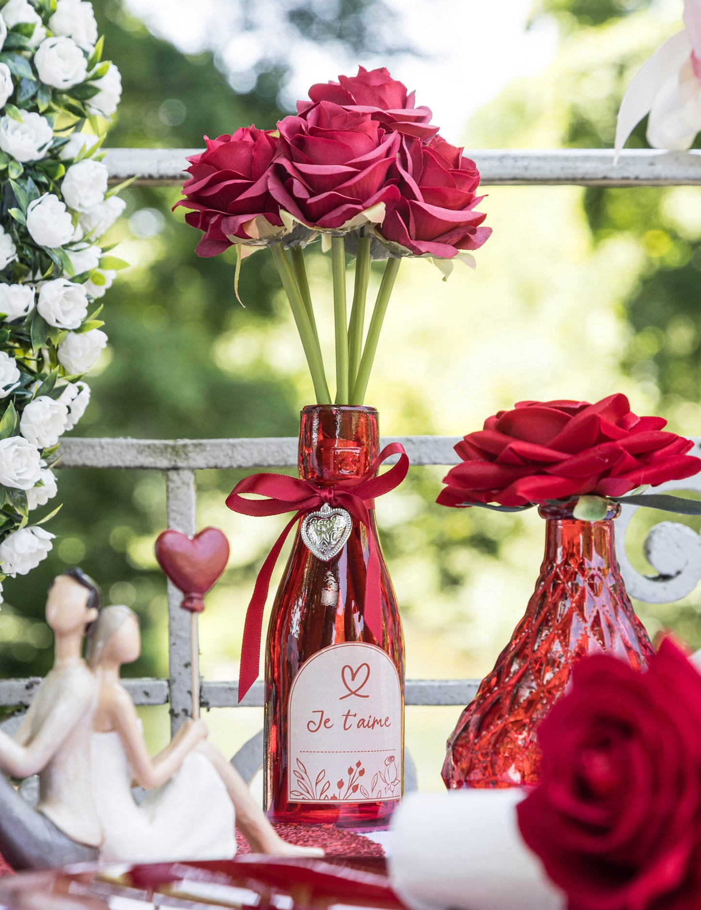 Piros üvegpalack szívvel, 'Szeretlek' felirattal, 16 cm 