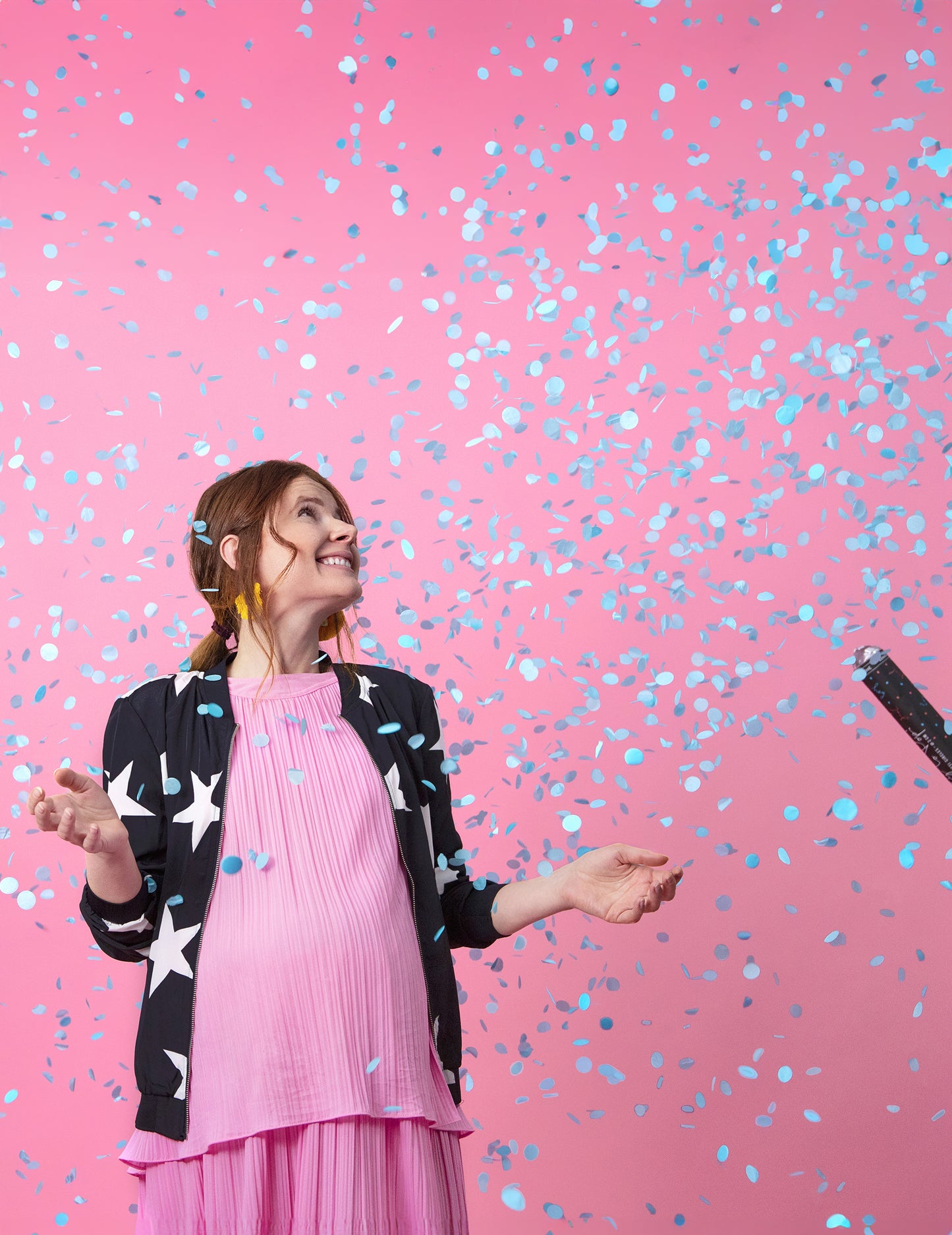 Kék konfetti ágyúfiú 60 cm babaváró buli