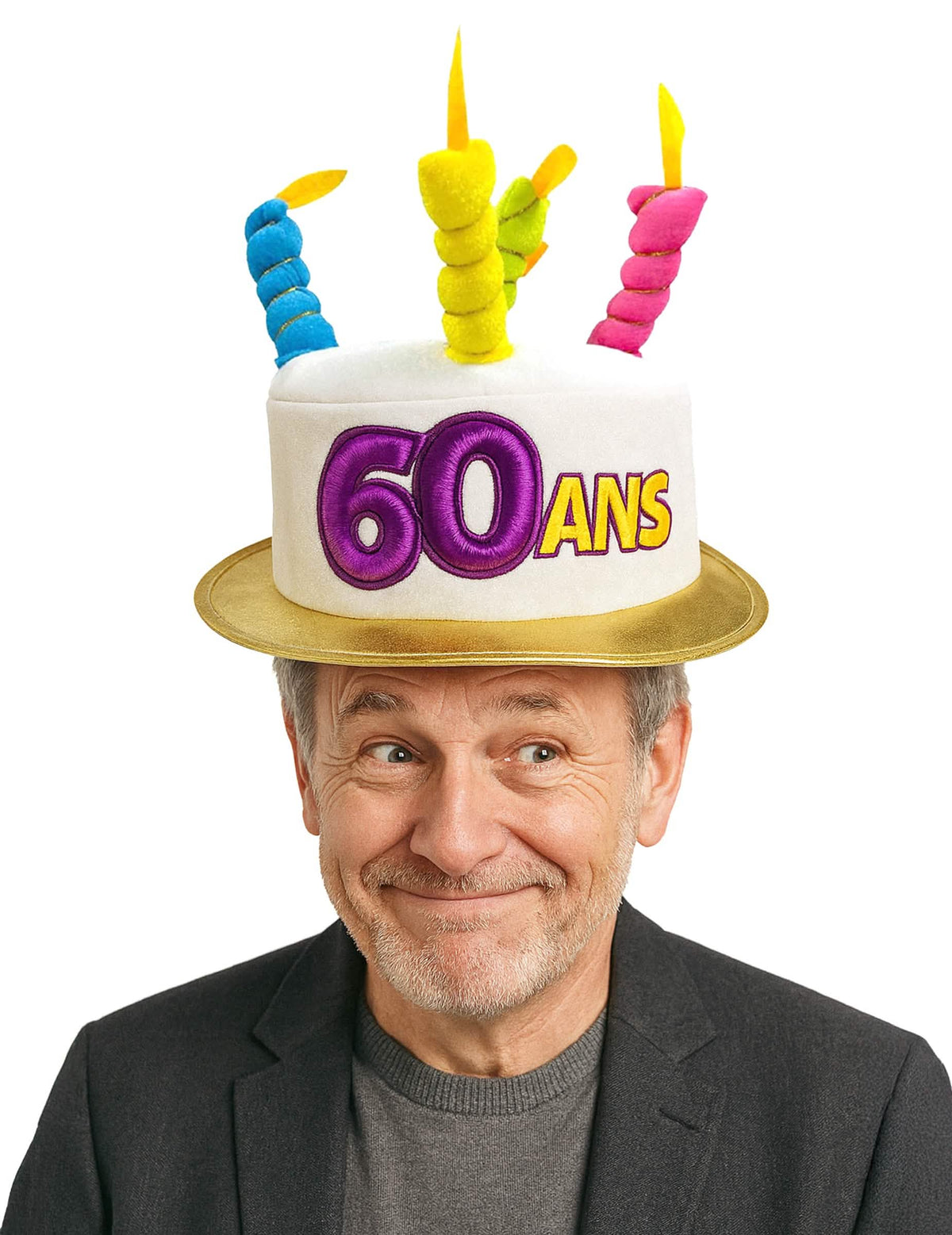 60 év felnőtt fehér torta kalap színes gyertyákkkal
