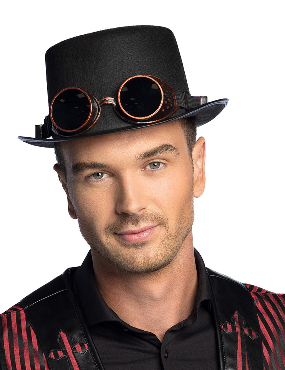 Gros plan de face du chapeau avec lunettes Steampunk