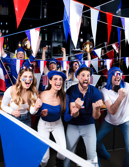 Kalapok támogatják a francia felnőttet