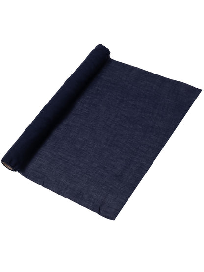 Sötétkék muszlin asztali futó 48 cm x 5 m esküvőre