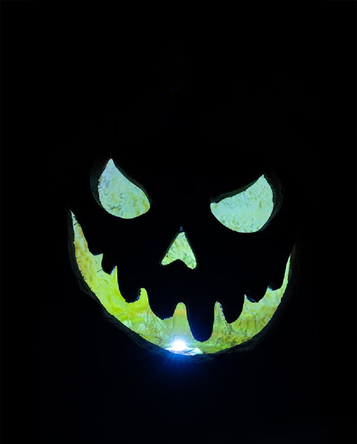 Világító, ijesztő tök 33 cm