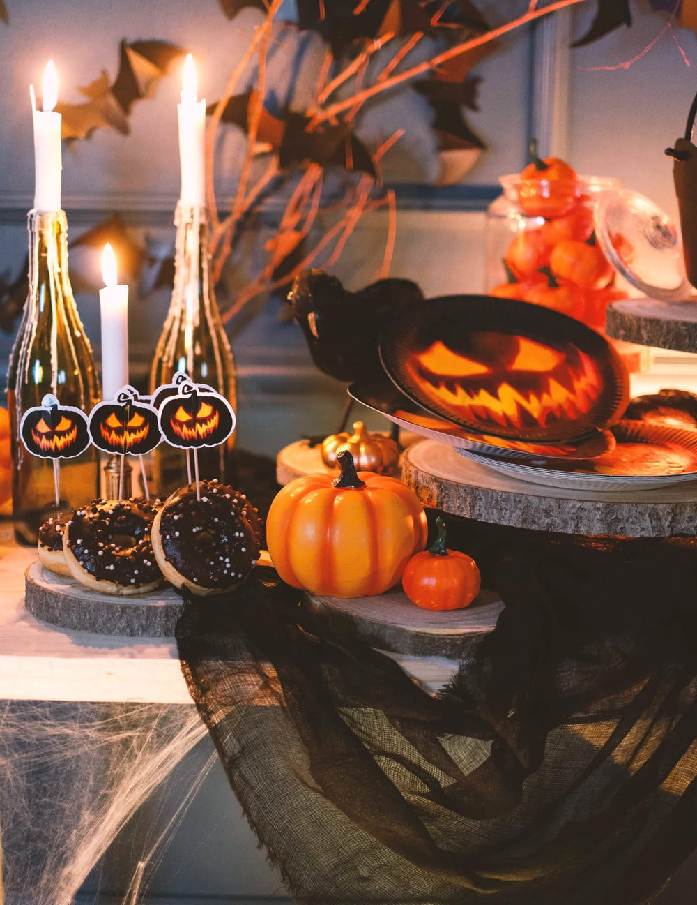 Halloween-i gyantatökből készült ünnepi dekoráció