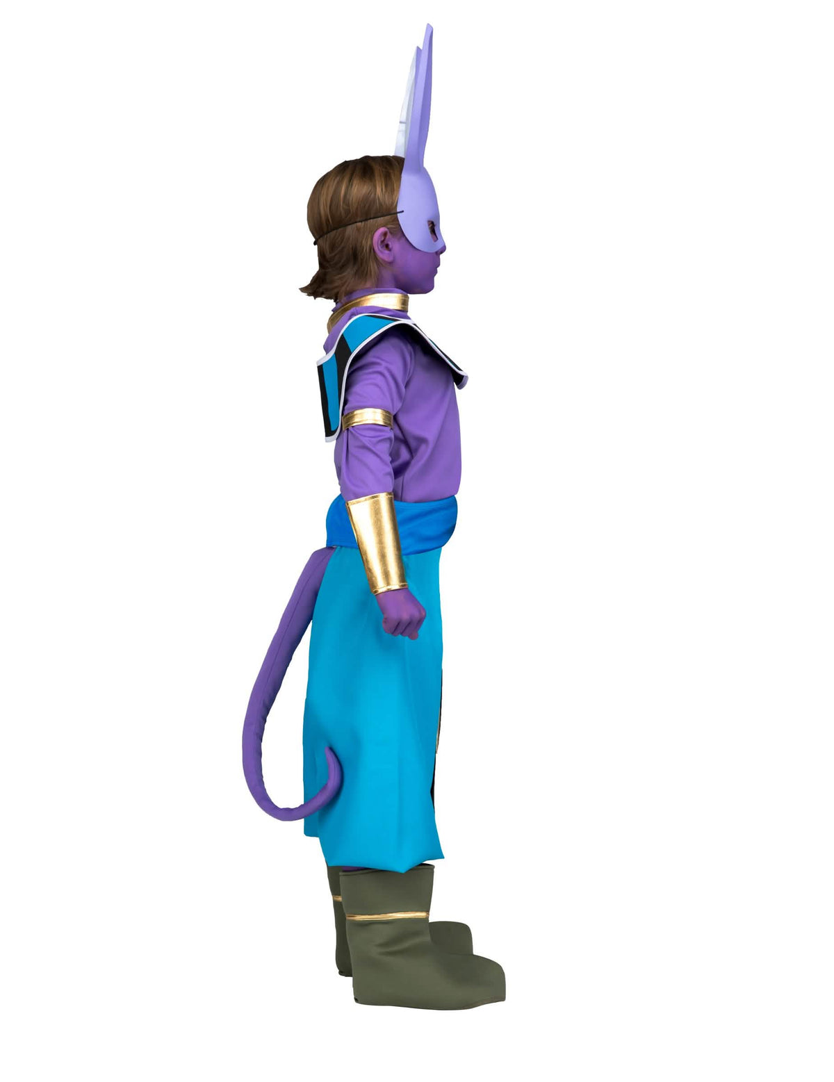 Oldalnézetből készült felvétel Beerus Dragon Ball jelmezről maszkkal
