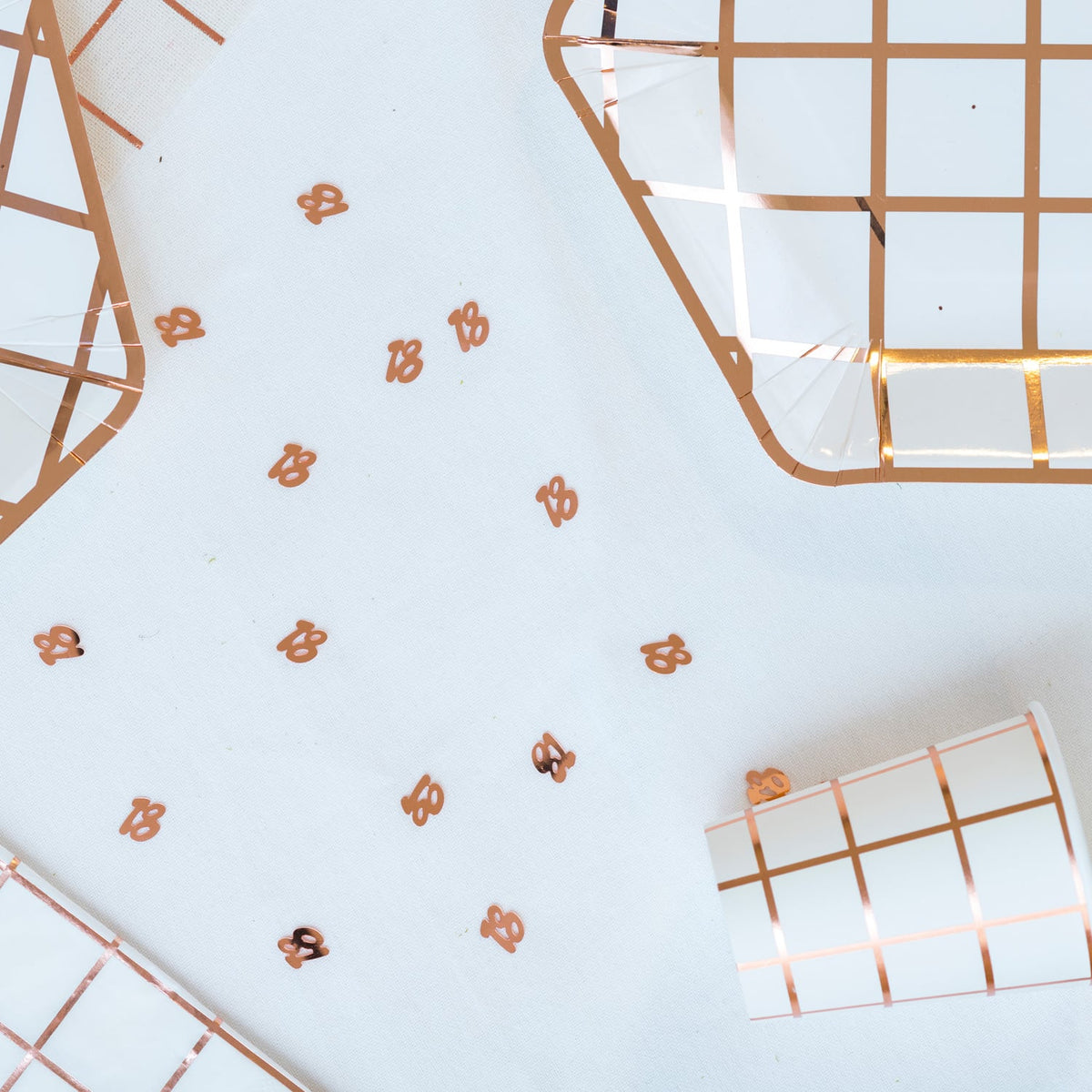 Confettis de table 18 ans pour anniversaire rose gold