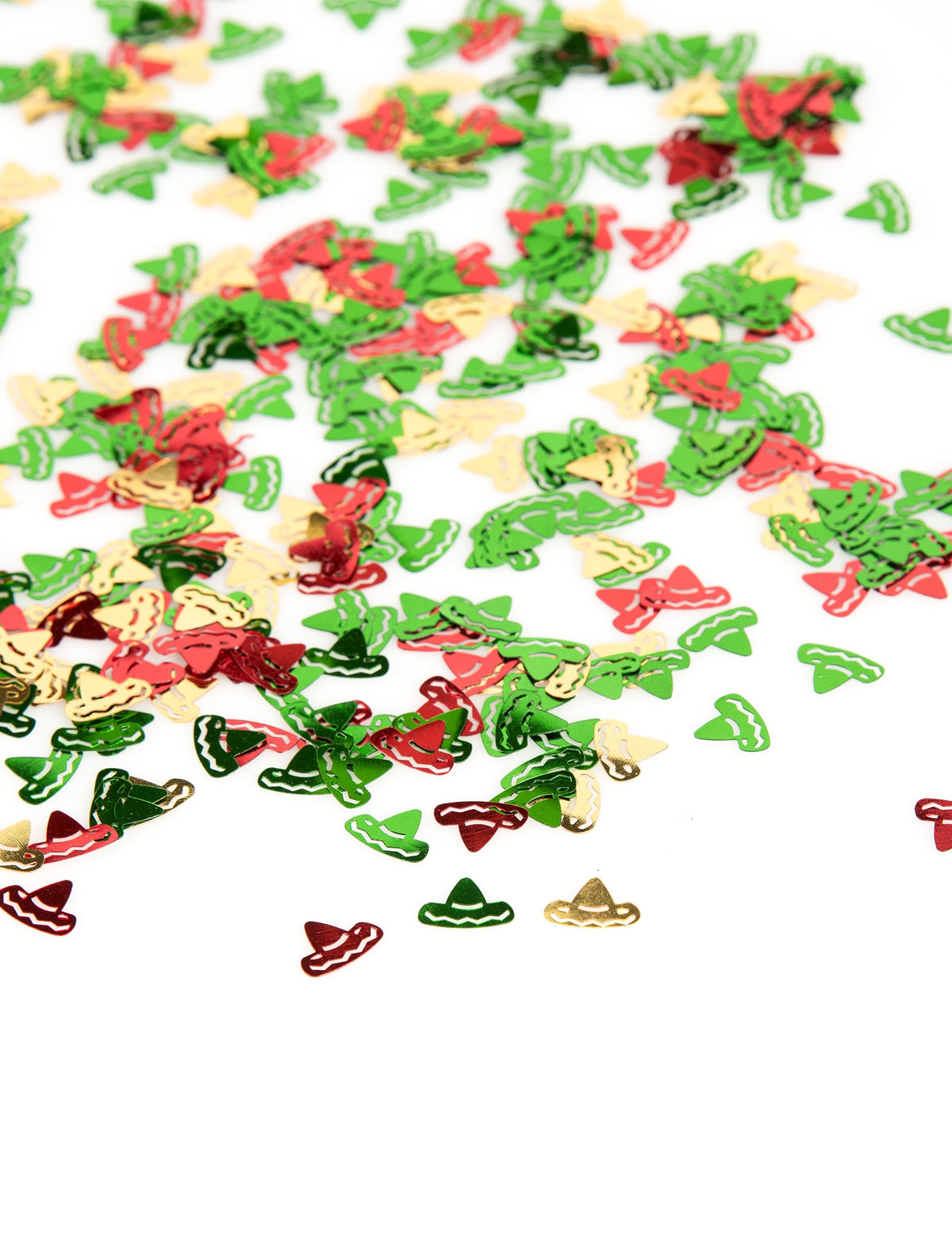 Vue de haut des confettis de table sombrero mexique