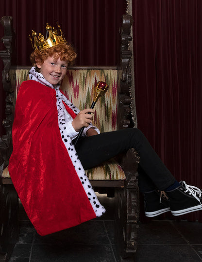A gyermek királyi korona használat közben