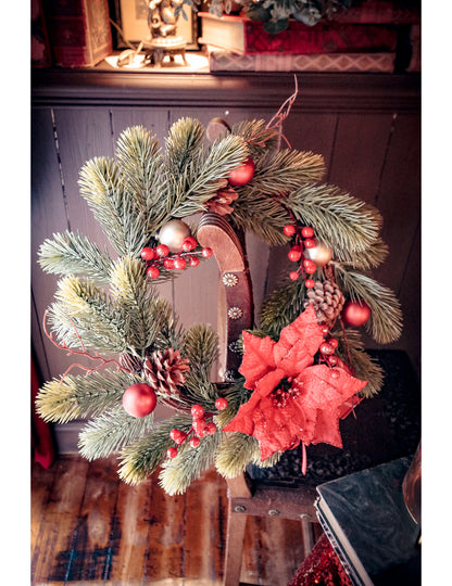 Hagyományos fenyő- és mikulásvirág koszorú 40 cm karácsonyi dekoráció