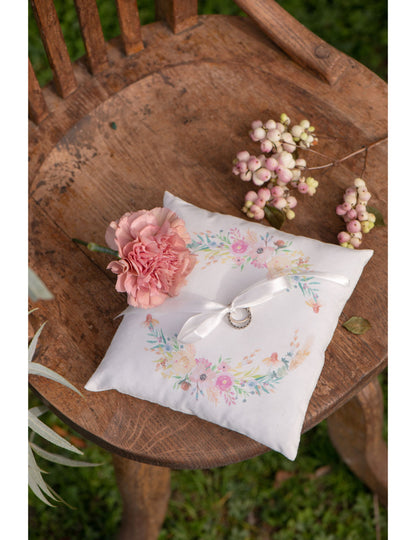Virágos karikagyűrű párna 18 x 18 cm pamut