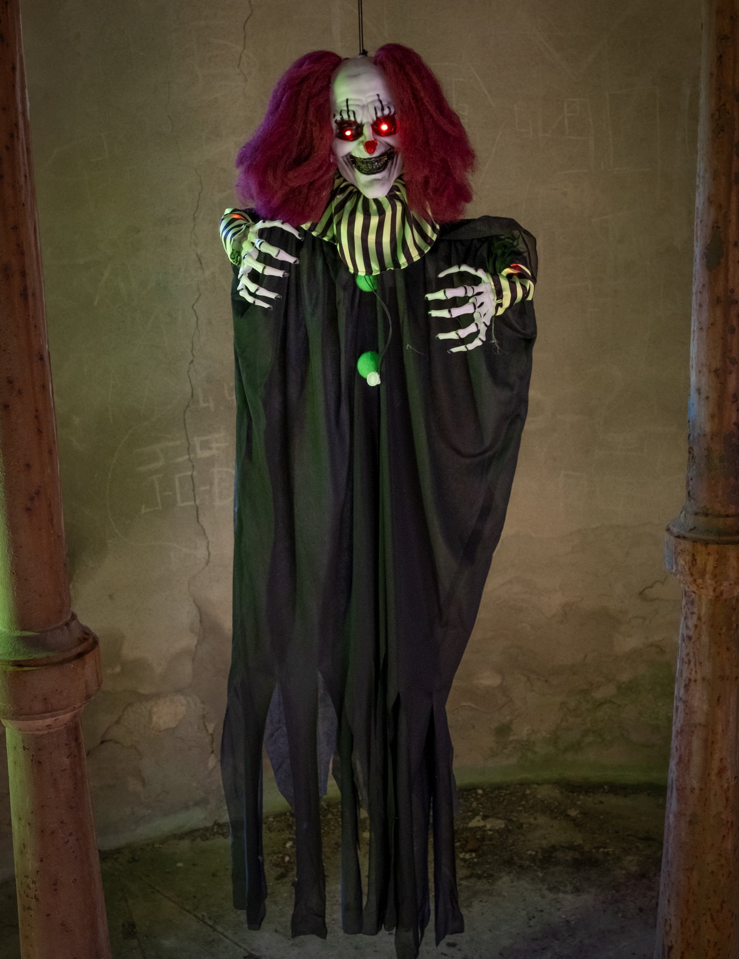 Animált dekoráció félelmetes bohóc lógása 130 cm