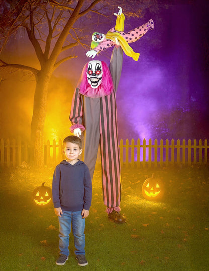 Animált és hangdekoráció félelmetes bohóc, amely 210 cm -es lányt tart