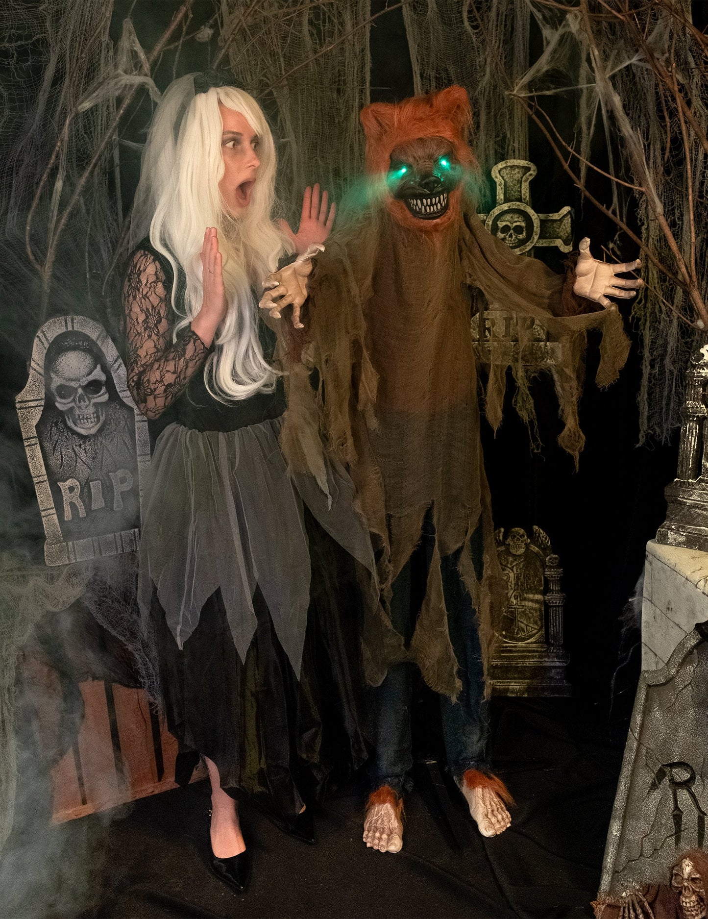 Animált hang- és könnyű dekoráció Bad Wolf 160 cm