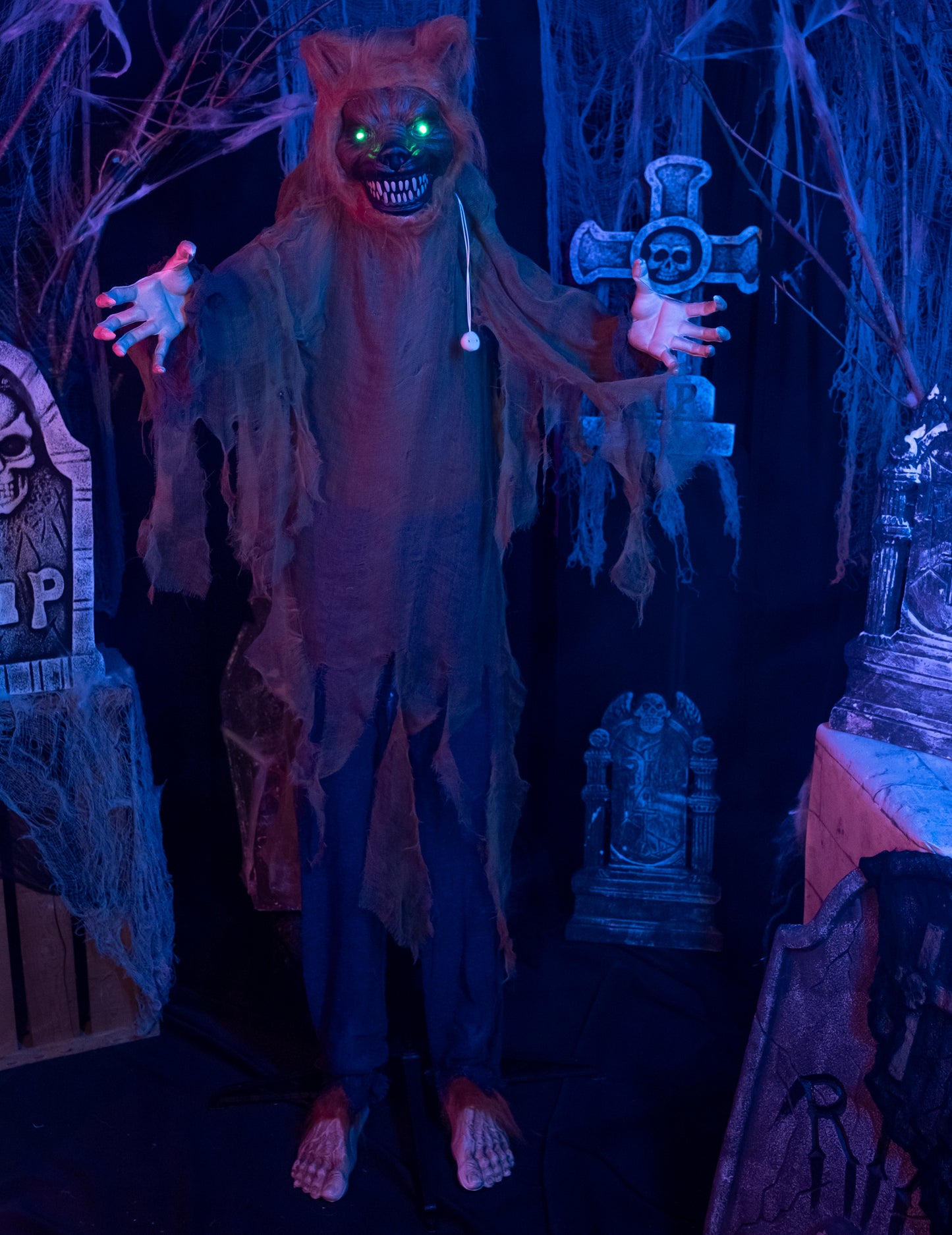 Animált hang- és könnyű dekoráció Bad Wolf 160 cm