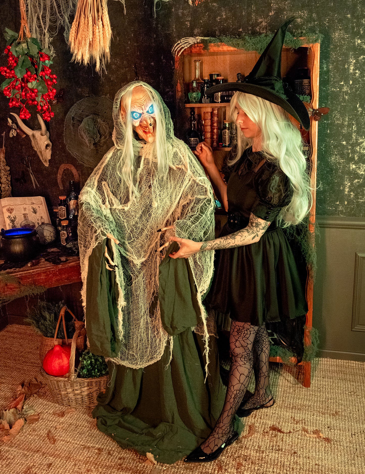 Animált hang- és könnyű dekoráció boszorkány Andromeda 153 cm