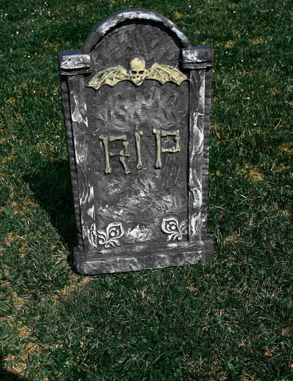 Vue de face de la décoration pierre tombale Halloween