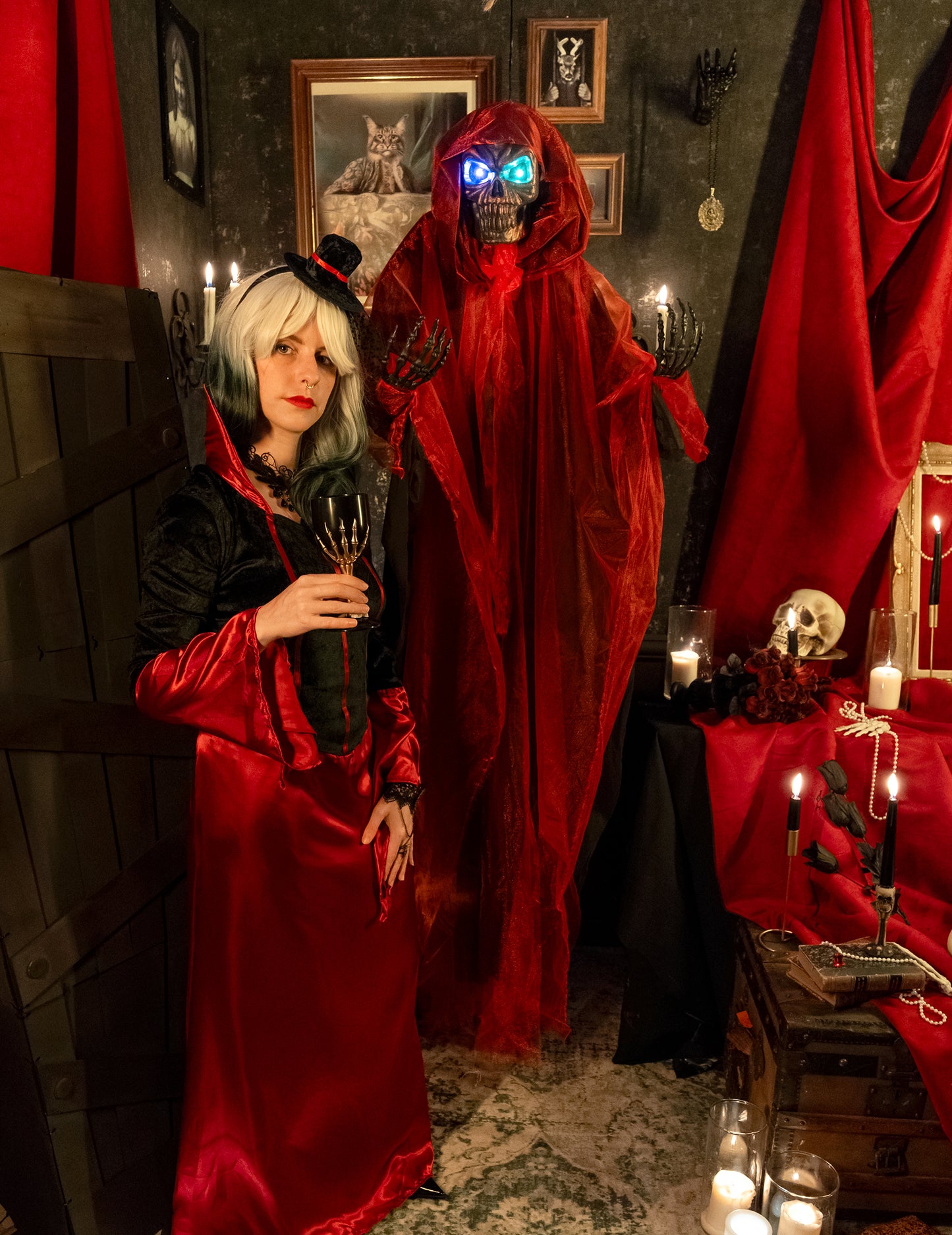 Vörös démon lógó dekoráció 180 cm