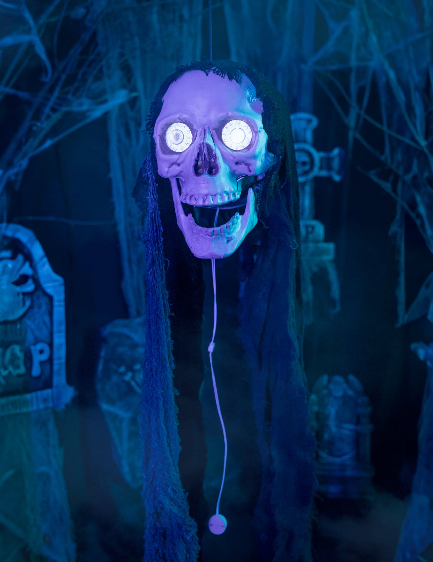 Világító és hangos animált koponya dekoráció 70 cm