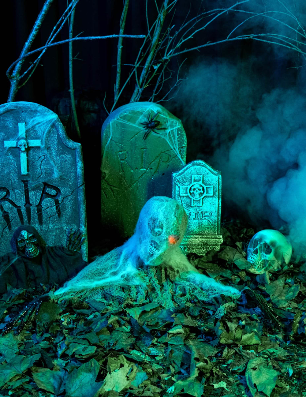 halloween-i zombik animált temetői dekorációjának jelenetezésére