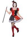 Piros és fekete harlequin jelmez nő