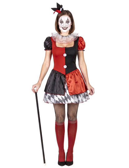 Piros és fekete harlequin jelmez nő