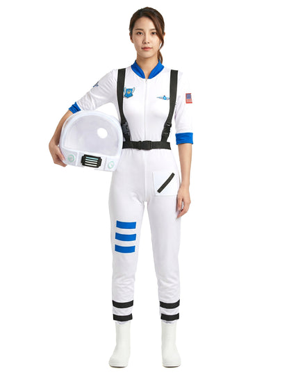 Teljes alakú nézet sisak a kézben az űrhajós jelmezről