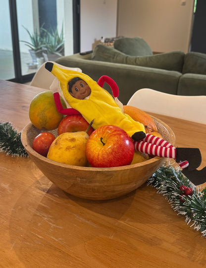 Banán jelmez egy huncut manóbabának