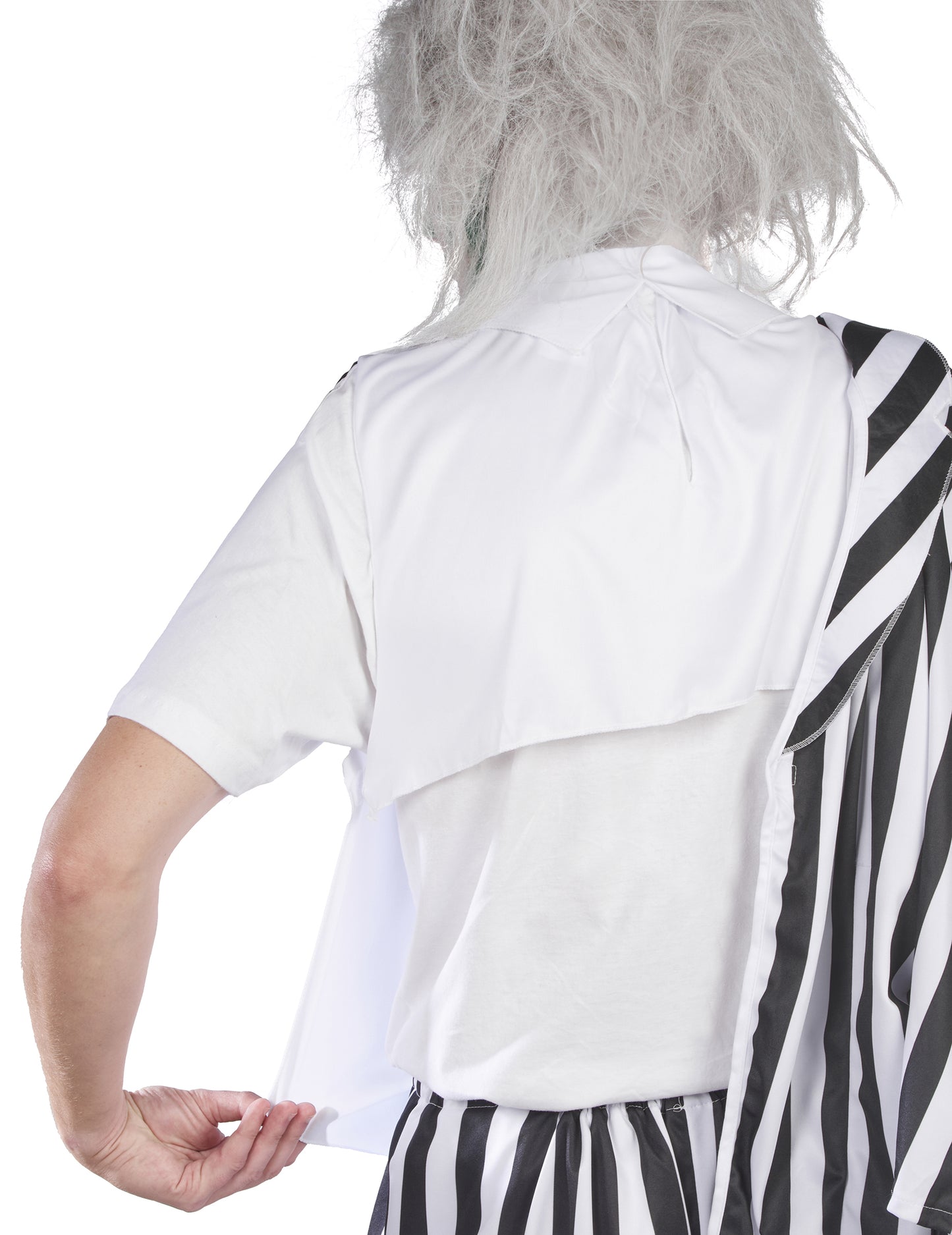 A férfi Beetlejuice jelmez hátulnézete