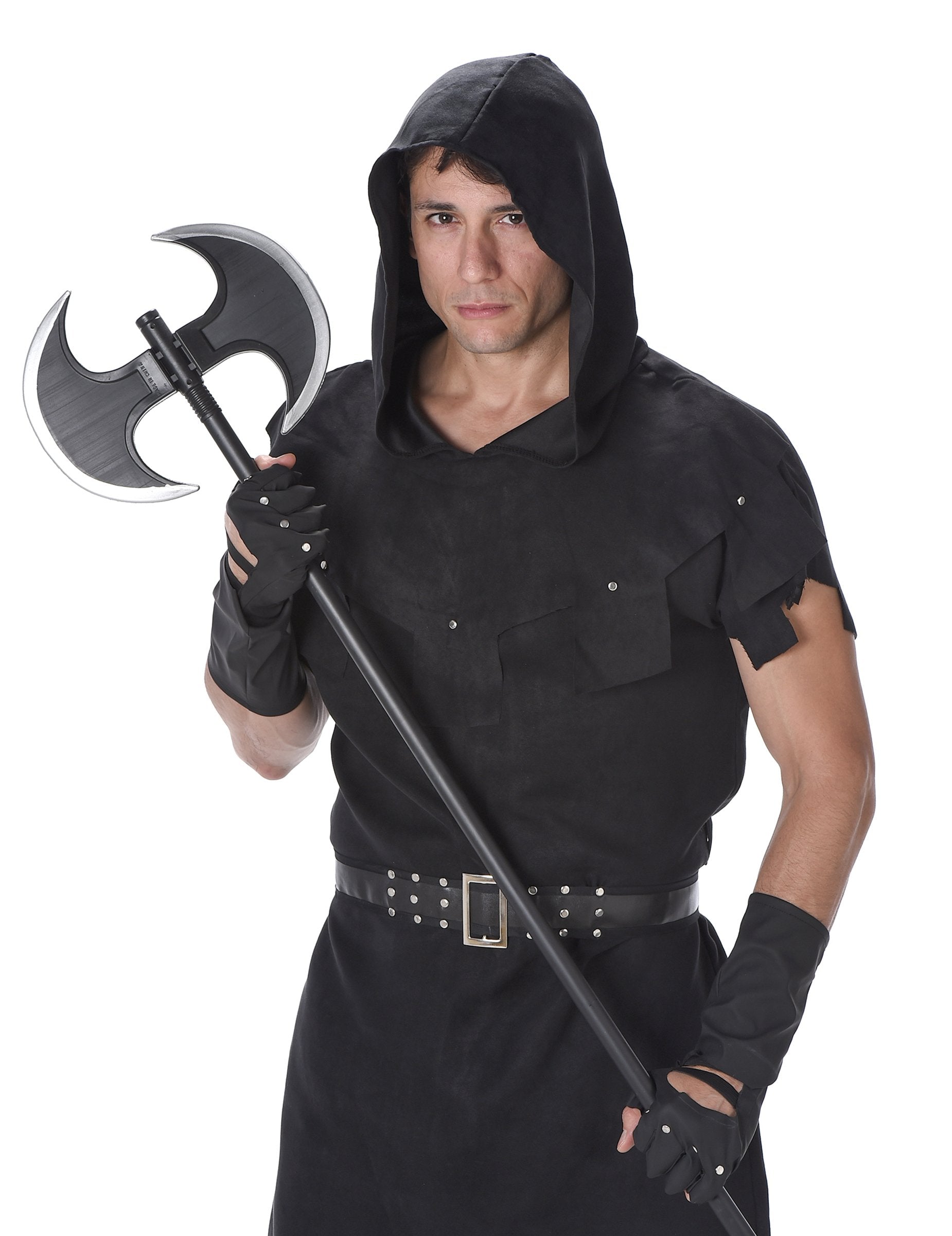 Gros plan sur la cagoule et la hache du déguisement de bourreau pour homme