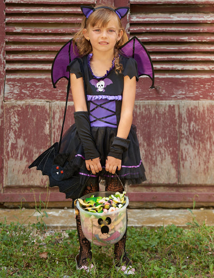 Fekete és lila lány álruhában