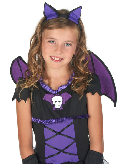 Fekete és lila lány álruhában