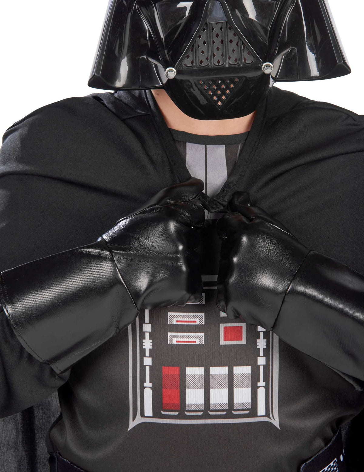 Közelkép a fiú számára készült klasszikus Darth Vader jelmez mellkasáról és kesztyűiről