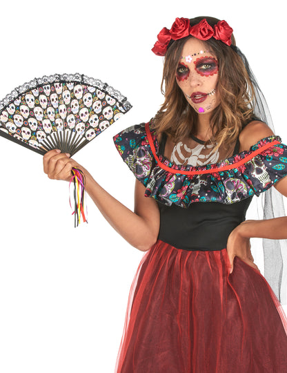 Vue du buste avec maquillage et éventail du déguisement Dia de los Muertos pour femme