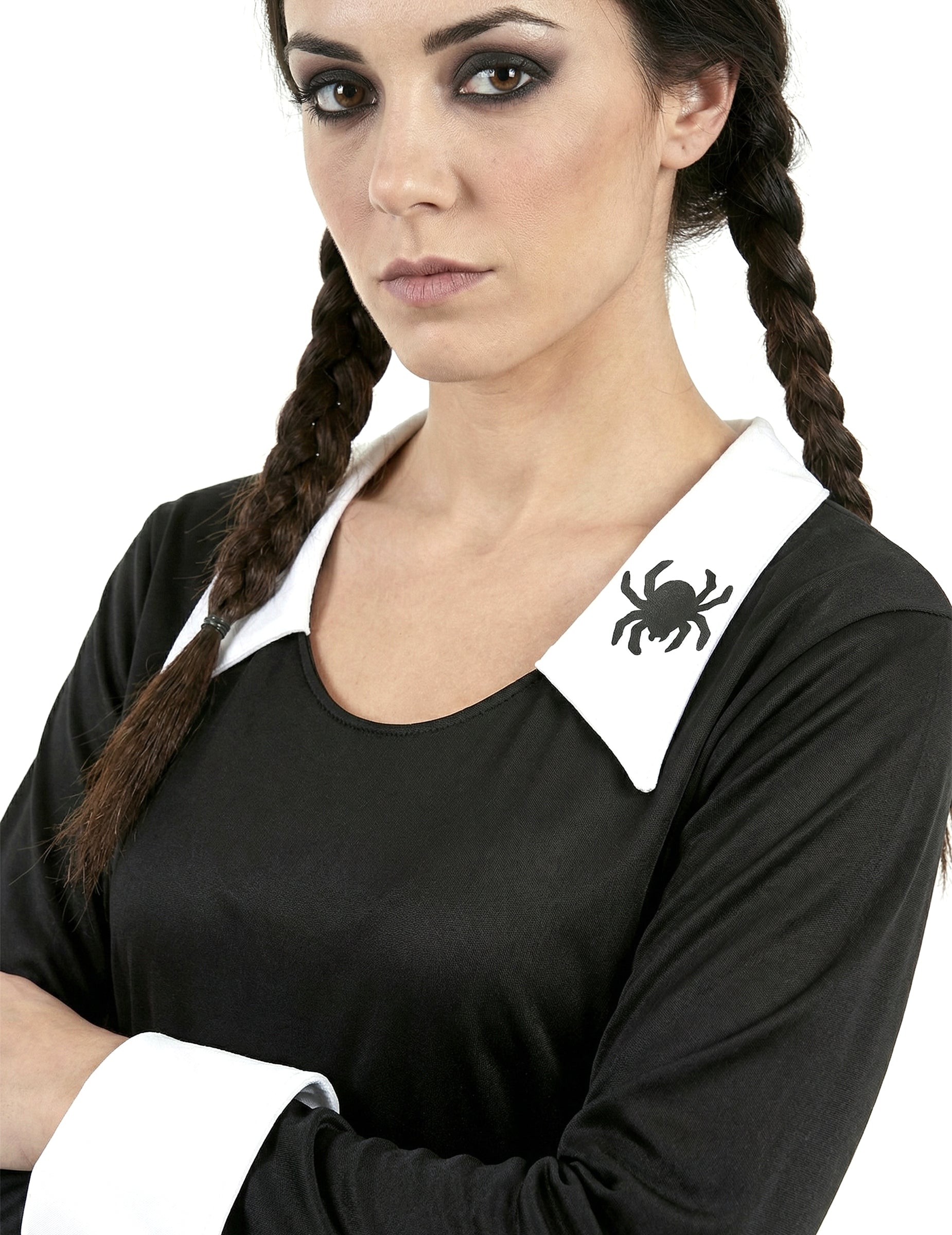 Közelkép a gallérról, pókkal az iskoláslány Halloween jelmezen