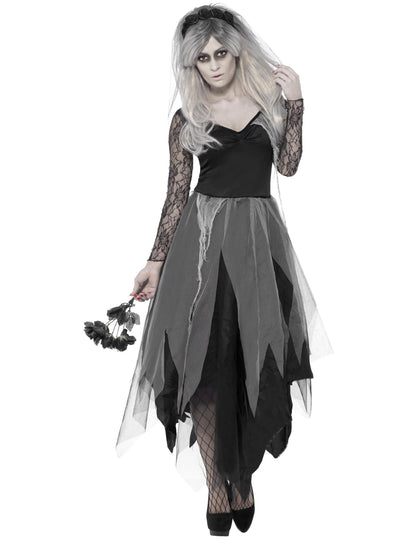 Fekete házas szellem álruhás nő halloween