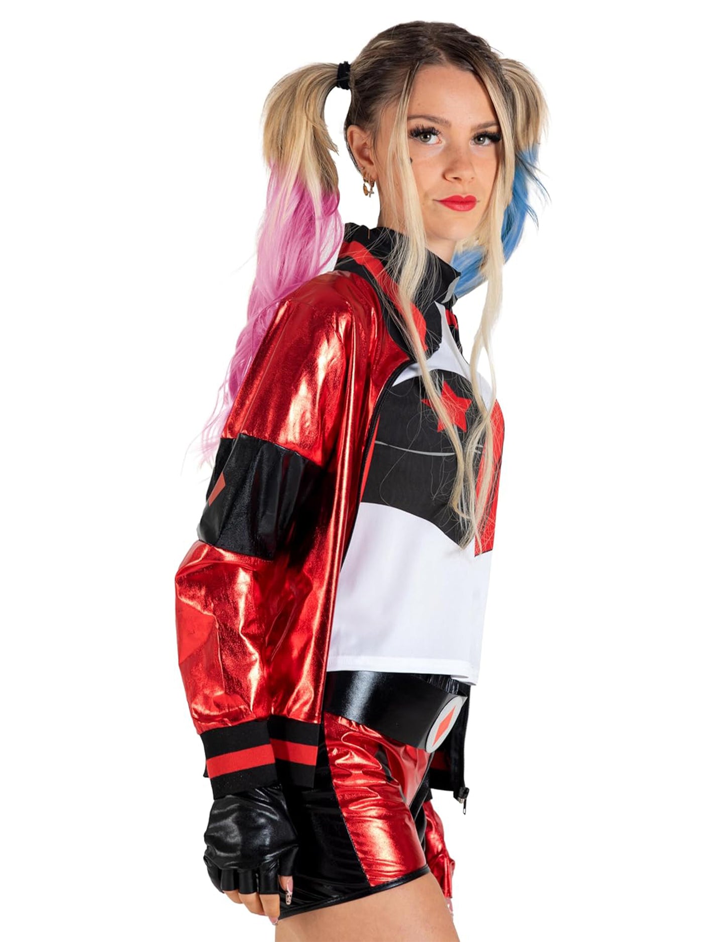 Harley Quinn Fille álruhában