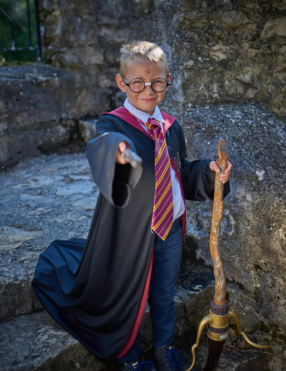 Beállítás a gyermek Harry Potter™ jelmez seprűjével