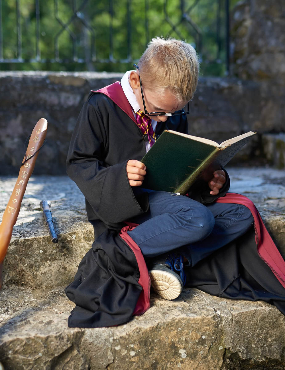 Jelenet könyvvel és pálcával, Harry Potter™ gyermek jelmezhez