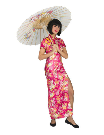 Japán rózsaszín flowe nő álruhás