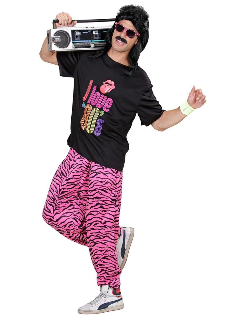 Mise en situation avec accessoires du déguisement jogging I love 80's