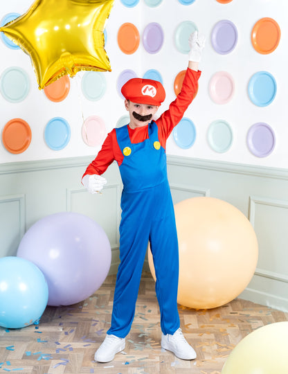 Gyerekek Mario jelmez