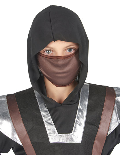 Gros plan sur la cagoule et le masque du déguisement ninja pour garçon