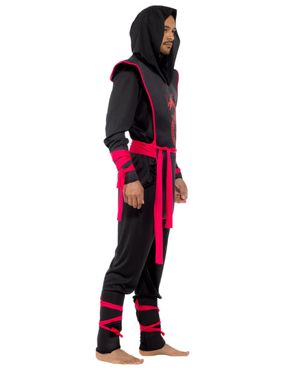 Fekete és piros ninja álruhában