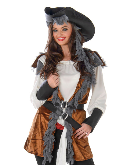 Kalóz álruhával nő mellényével